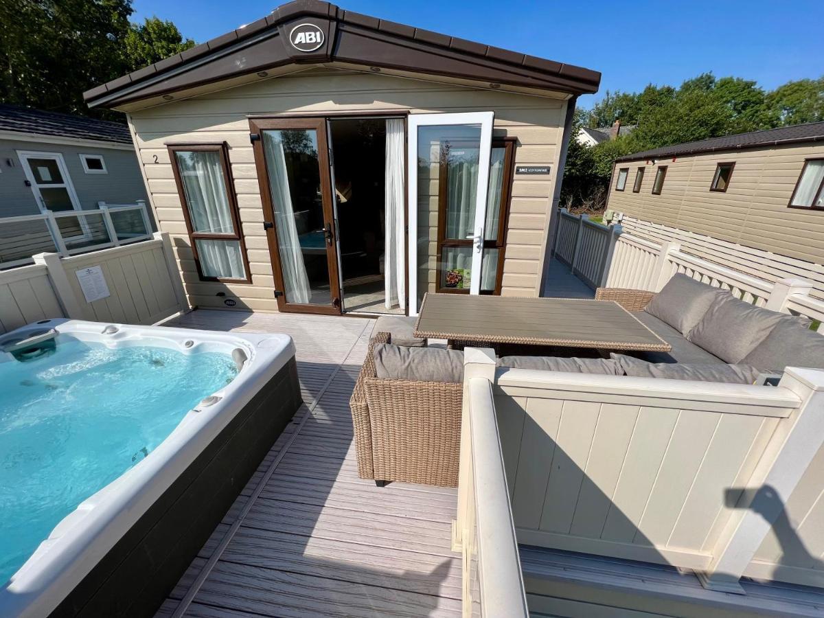 Cottontail Lodge - Hot Tub - Pet Friendly South Cerney Exterior foto